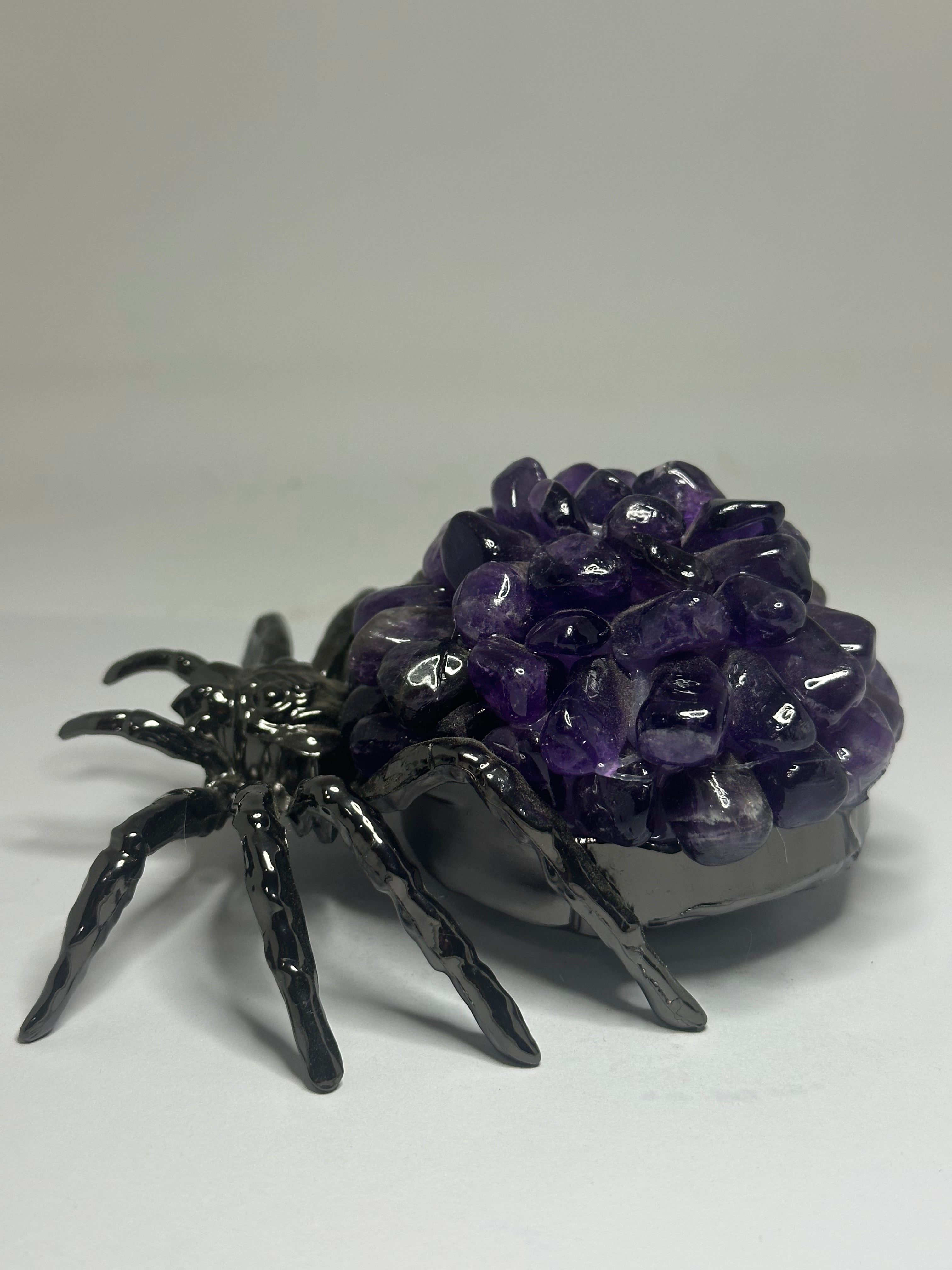 Amethyst Tumble Spider with Metal Body – 278g