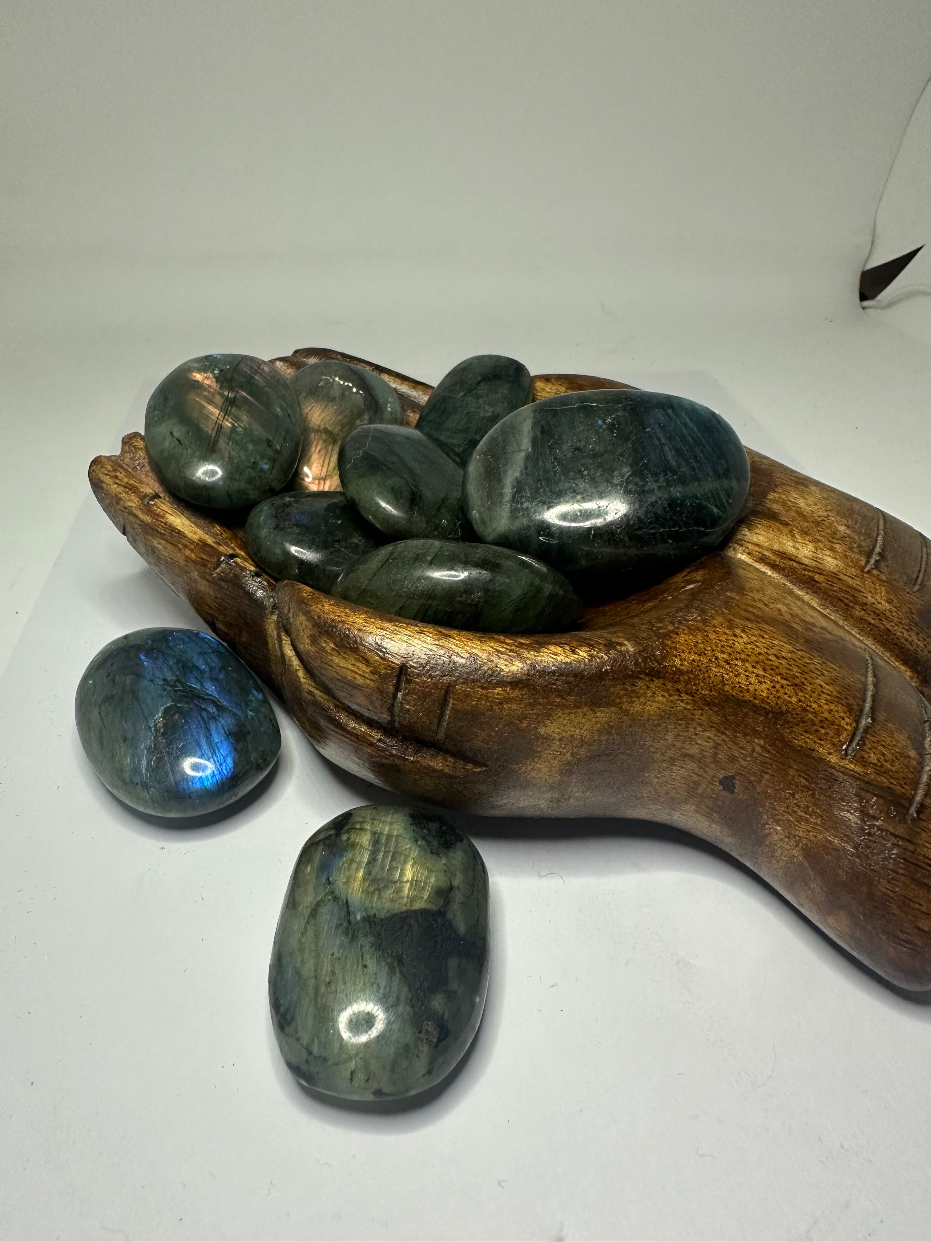 Labradorite Palm Stones with Beautiful Flash – Approx. 50g