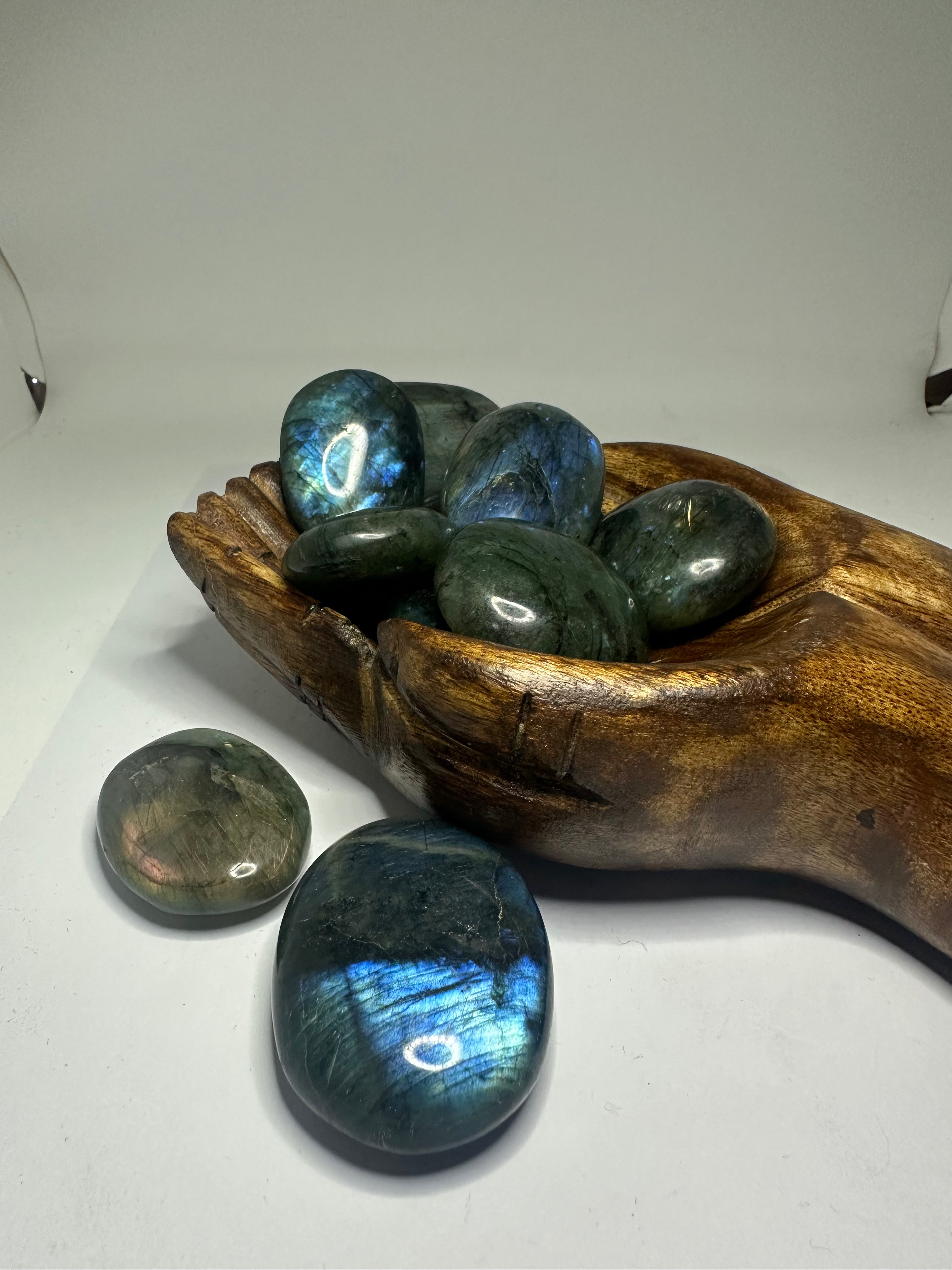 Labradorite Palm Stones with Beautiful Flash – Approx. 50g