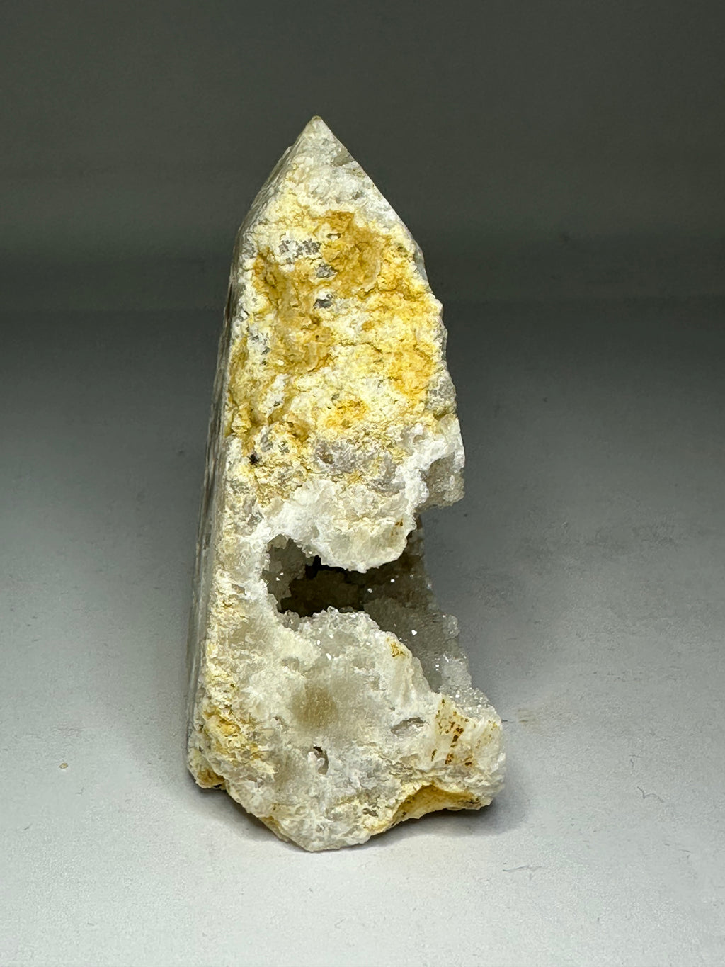 Raw Quartz Freeform with Druzy Face – 96g