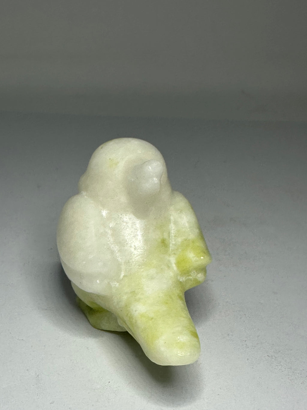 Lemon Jade Parrot Carving – 84g