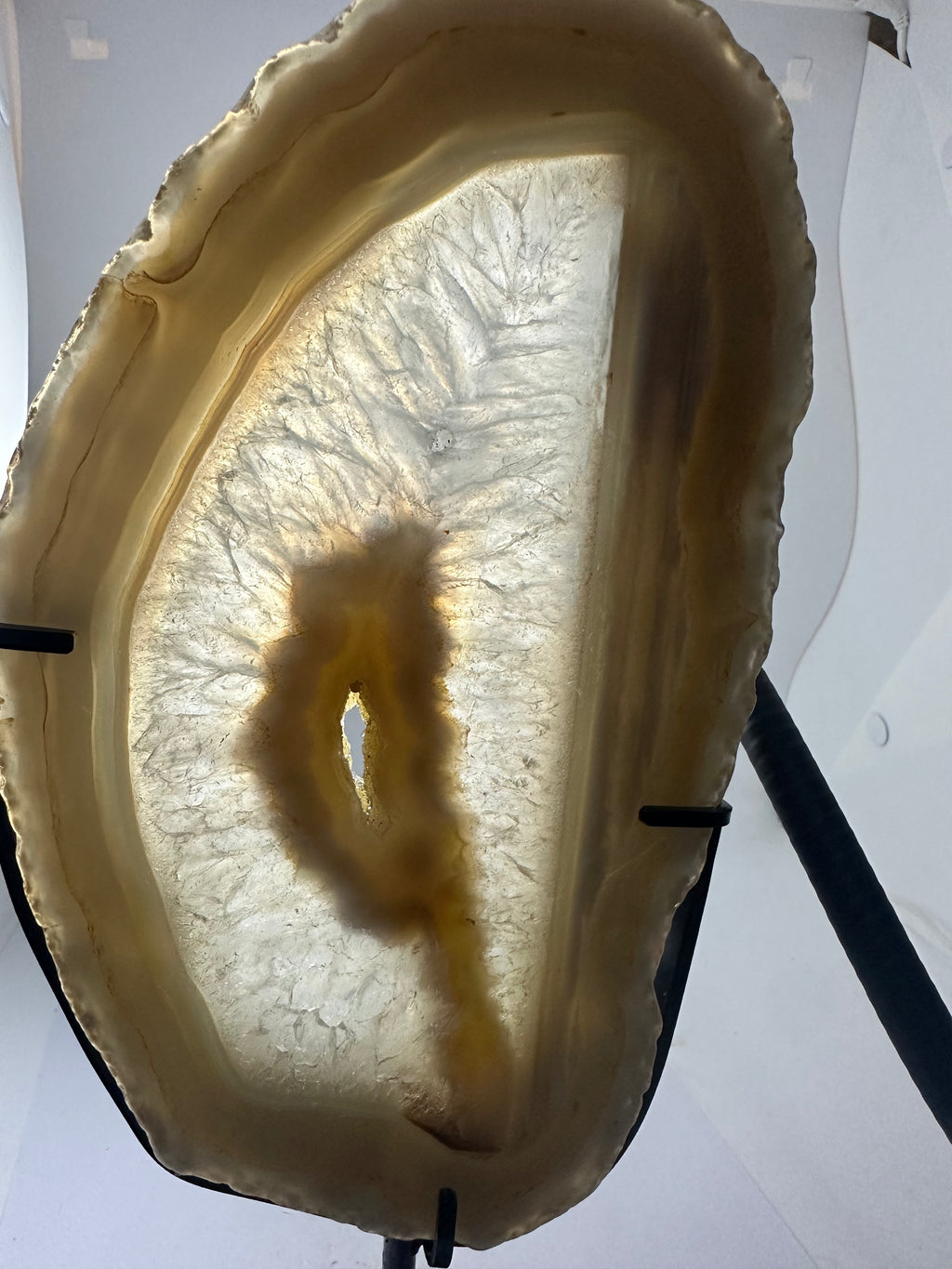 Agate Slice with Custom Stand – 1.08kg