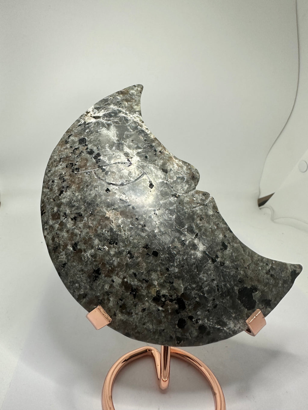 Yooperlite Moon Face Carving – 414g