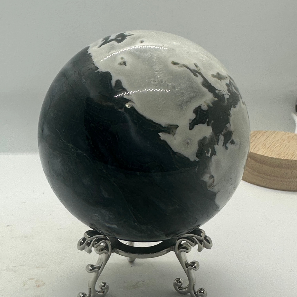 Moss Agate Sphere – 80mm / 710g